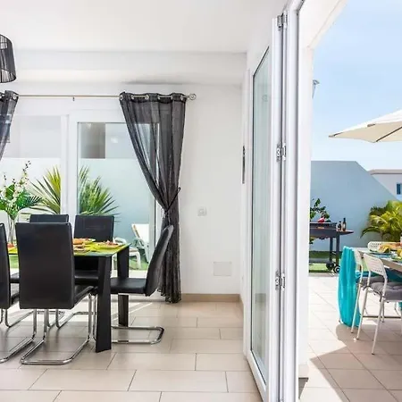 Playa De Fanabe Sleeps 8 Pool Air Con Wifi Vila