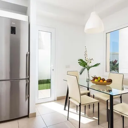 ヴィラ Playa De Fanabe Sleeps 8 Pool Air Con Wifi *